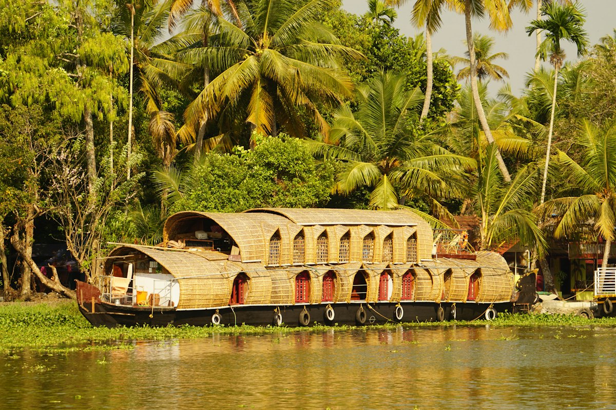 Backwater & Houseboat Escapes 2